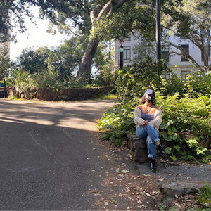 Meet your Posher, Damari